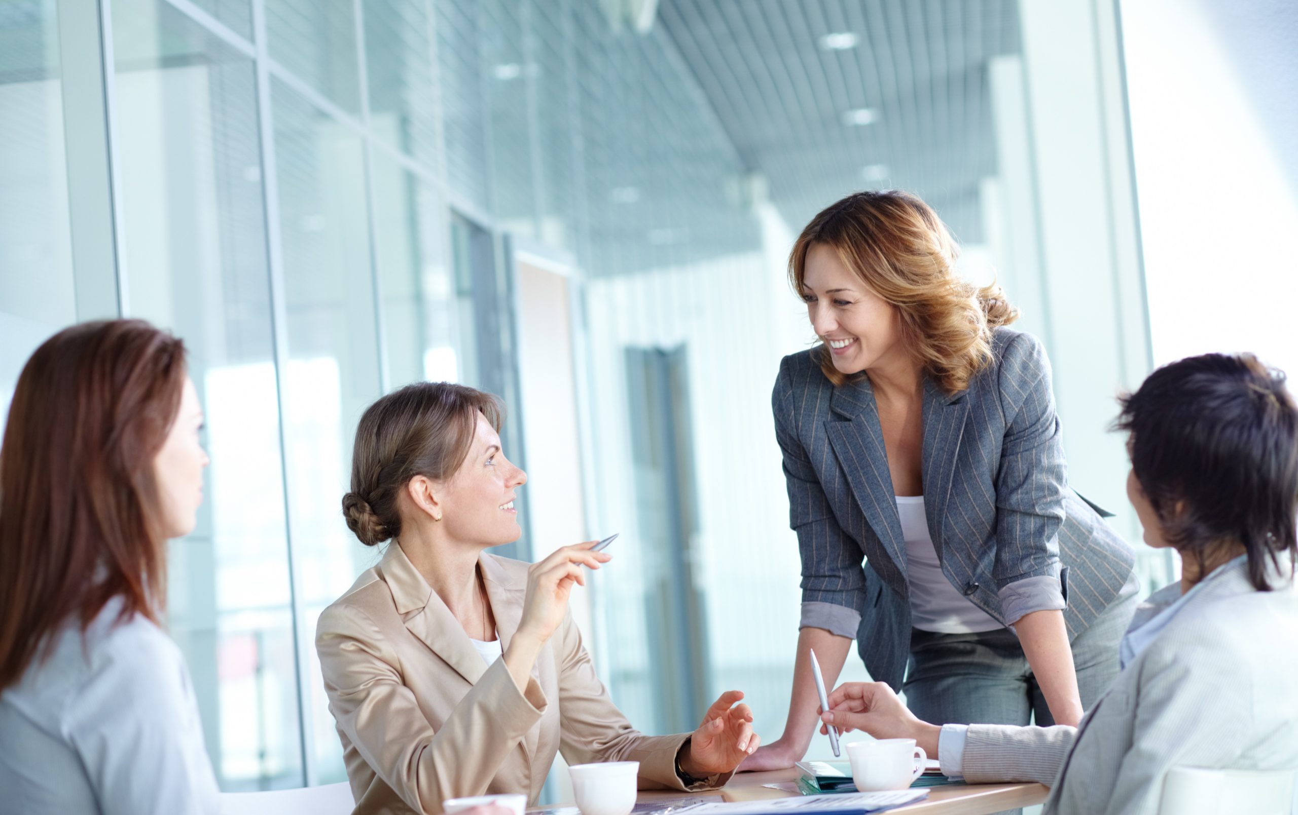 Paříž dostala pokutu za příliš mnoho žen ve vedoucích funkcích