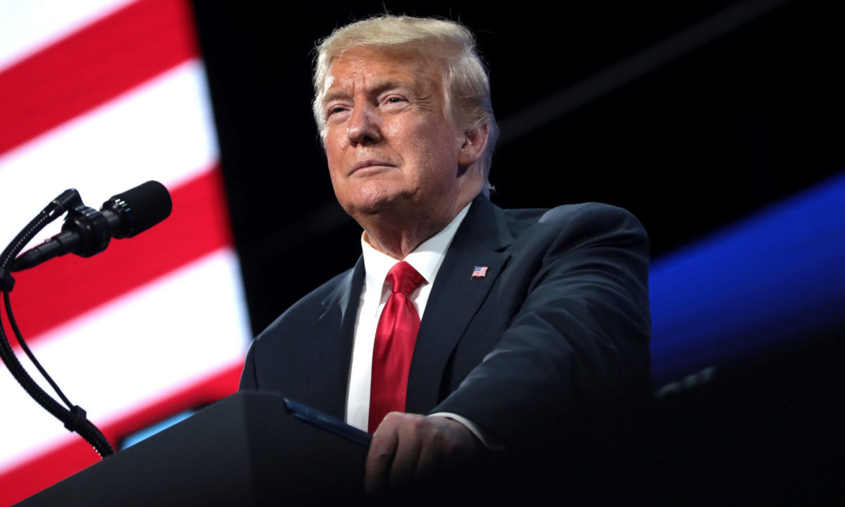 Nikdy neustoupíme, řekl Trump svým podporovatelům ve Washingtonu
