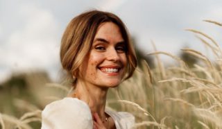 Influencerka se snaží znormalizovat akné. Nemusíte se skrývat, vzkazuje všem s&nbsp;pupínky