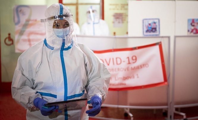 Tenistka Cibulková uznala chybu: Po&nbsp;přednostním očkování pomáhá při&nbsp;testování covid-19