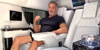 Klobouk dolů: Sylvester Stallone je podle režisérů jeho nového filmu v&nbsp;lepší kondici než dvacátníci