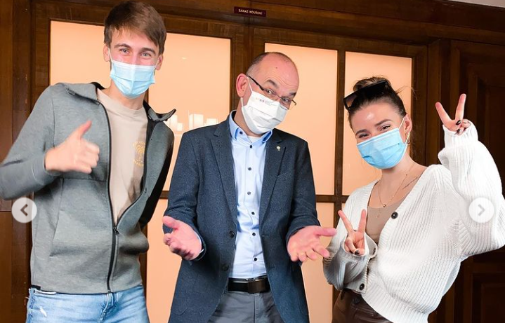 Vláda utratila nehorázné peníze za reklamu na&nbsp;TikToku: »Chce se mi z&nbsp;nich zvracet« reaguje veřejnost