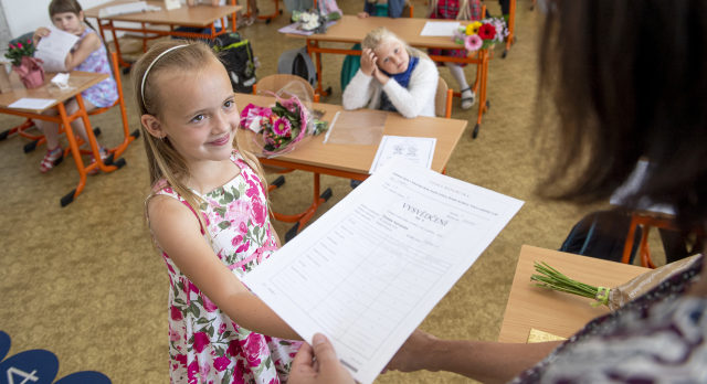 Pololetní vysvědčení se blíží! Ministerstvo vydalo doporučení k&nbsp;hodnocení