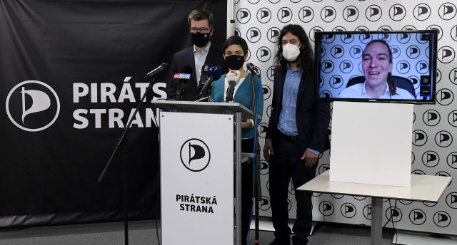 Piráti schválili společnou koaliční kandidaturu se Starosty