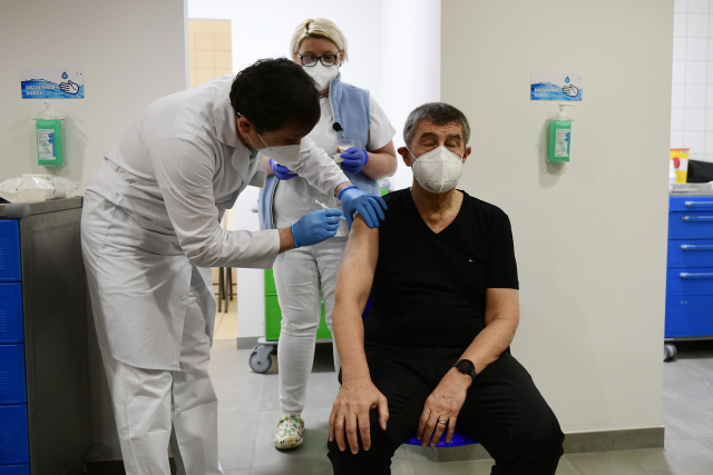 Babiš: Registrační systém k&nbsp;očkování se od února otevírat nebude