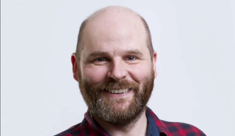Psycholog Štefan Schwarc: V koronakrizi je důležité si “dobít baterky” a přiznat si problém