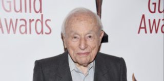 Zemřel scénárista Walter Bernstein, spoluautor Sedmi statečných