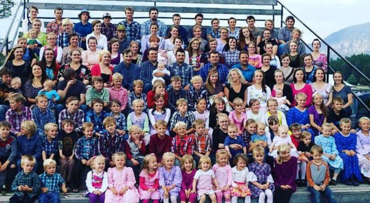 Neuvěřitelné! Mladík vyrůstal se 149 sourozenci. Netradiční soužití popsal veřejnosti