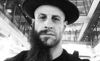 Hodně vtipné: Muži si pěstují poloviční plnovousy