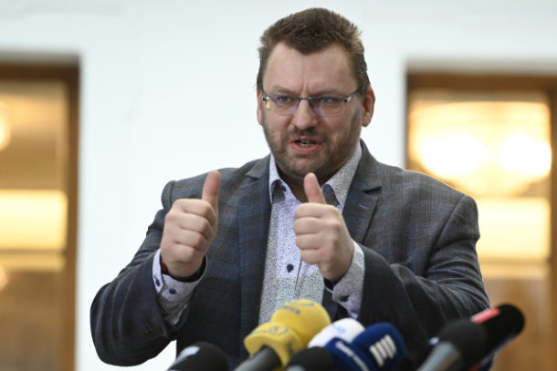 Lubomír Volný: Žijeme v&nbsp;době, která by se dala nazvat jako pretotalitní. Vláda nechce, aby tato krize skončila
