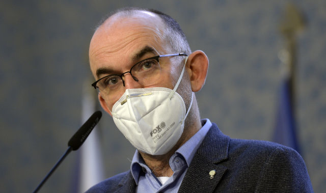 Blatný: Děti by se mohly do škol vrátit ve druhé polovině dubna