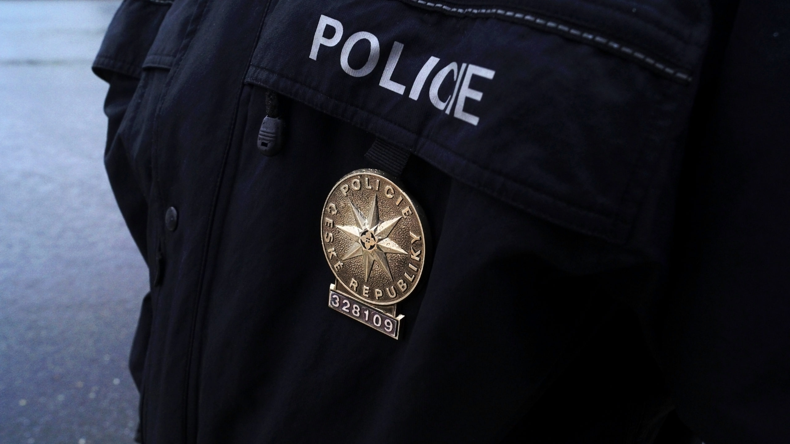 Kuriózní loupež! Muž v&nbsp;Ostravě ukradl z&nbsp;auta 125&nbsp;kg klobásek a&nbsp;sádlo, ve vězení může strávit až 8 let