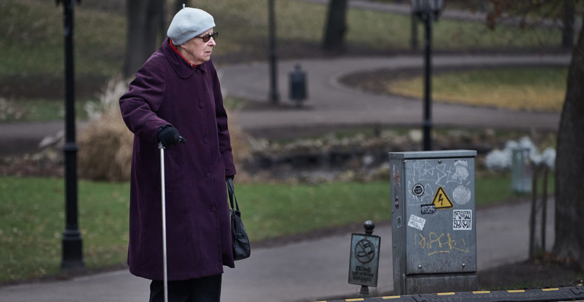 Ženy se převlékly za stařenky: Chtěly se přednostně naočkovat proti covidu-19