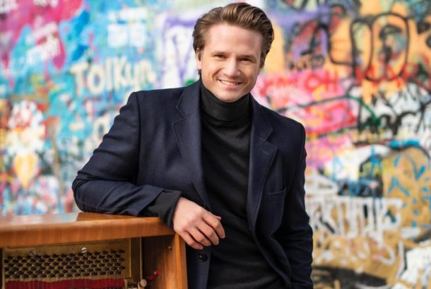 Ondřej G. Brzobohatý: Chtěli jsme udělat lidem radost. Proto jsme na&nbsp;koncert Národ sobě s&nbsp;Ondřejem Rumlem poskládali píseň z&nbsp;různých hitů