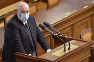 EK ukončila řízení ohledně Tomanova střetu zájmů bez sankce. Vyšetřování Babiše a&nbsp;Agrofertu pokračuje