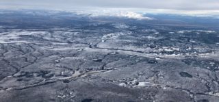 Tající permafrost ničí silnice i&nbsp;stavby, inženýři tápou