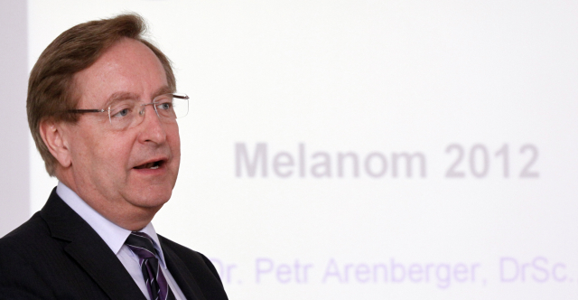 Blatného vystřídal v&nbsp;čele zdravotnictví Petr Arenberger, potvrdil úřad vlády