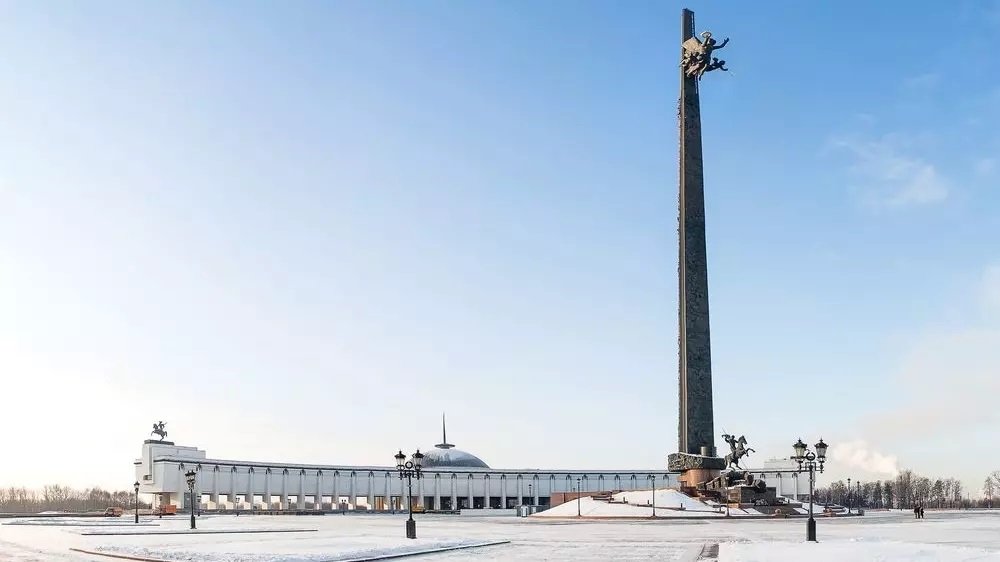 Bizarní kousek: Penzistka si smažila vajíčka na věčném ohni památníku