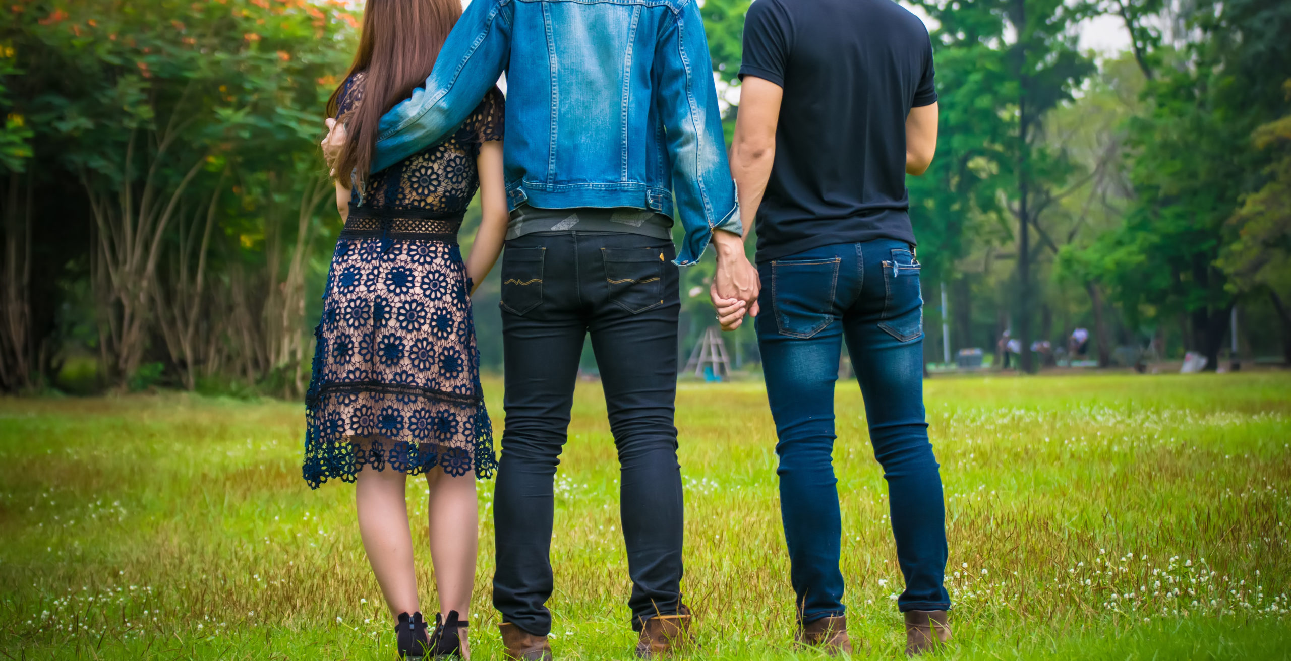 Konec monogamie? Lidé v&nbsp;otevřených vztazích jsou o&nbsp;20 procent šťastnější, tvrdí studie