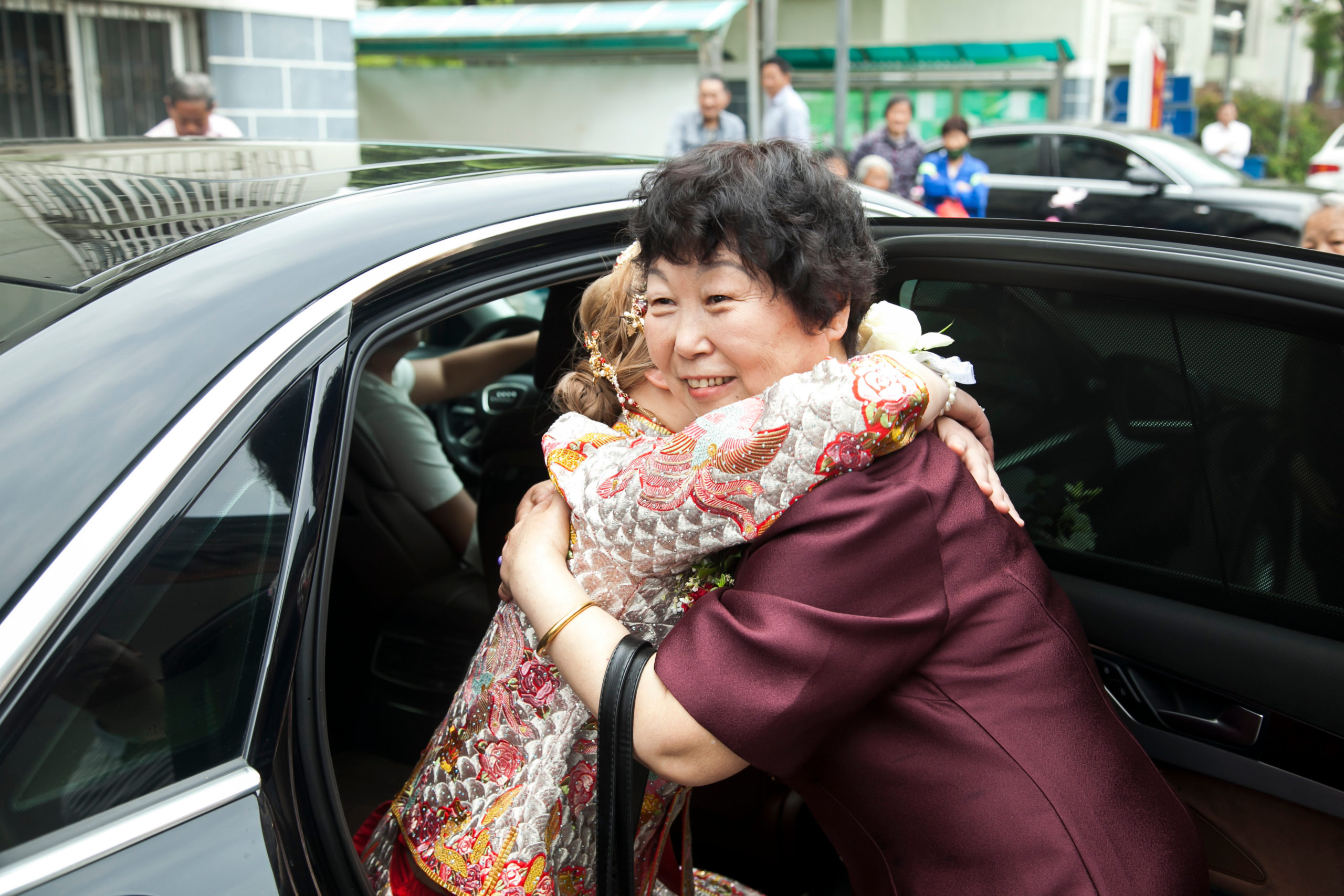 Matka ženicha na&nbsp;svatbě zažila šok: Zjistila, že nevěsta je její ztracená dcera
