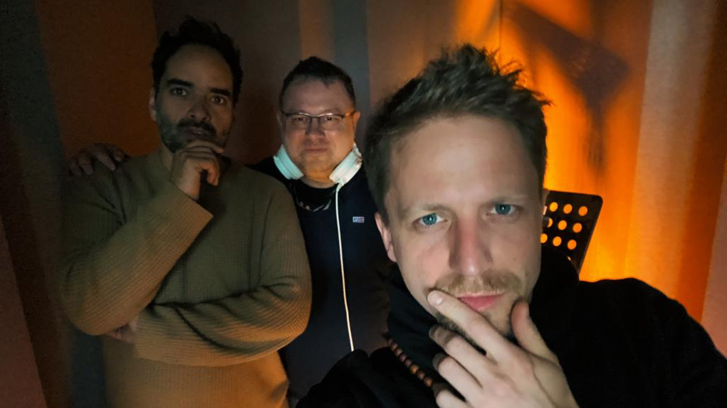 Tomáš Klus vydává album ČAUČESKU. V písních vyjadřuje svůj občanský postoj