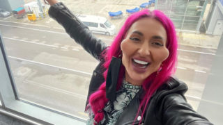 Žena s&nbsp;největšími tvářemi na&nbsp;světě plánuje další operace. Tentokrát chce větší poprsí