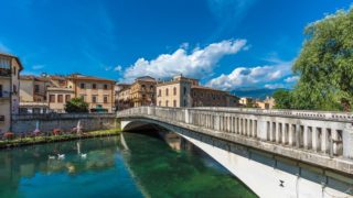 Hledáte místo na&nbsp;práci z&nbsp;domova? Přijeďte do jednoho ze dvou městeček v&nbsp;Itálii a&nbsp;zaplatím tam za vás půlku nájmu