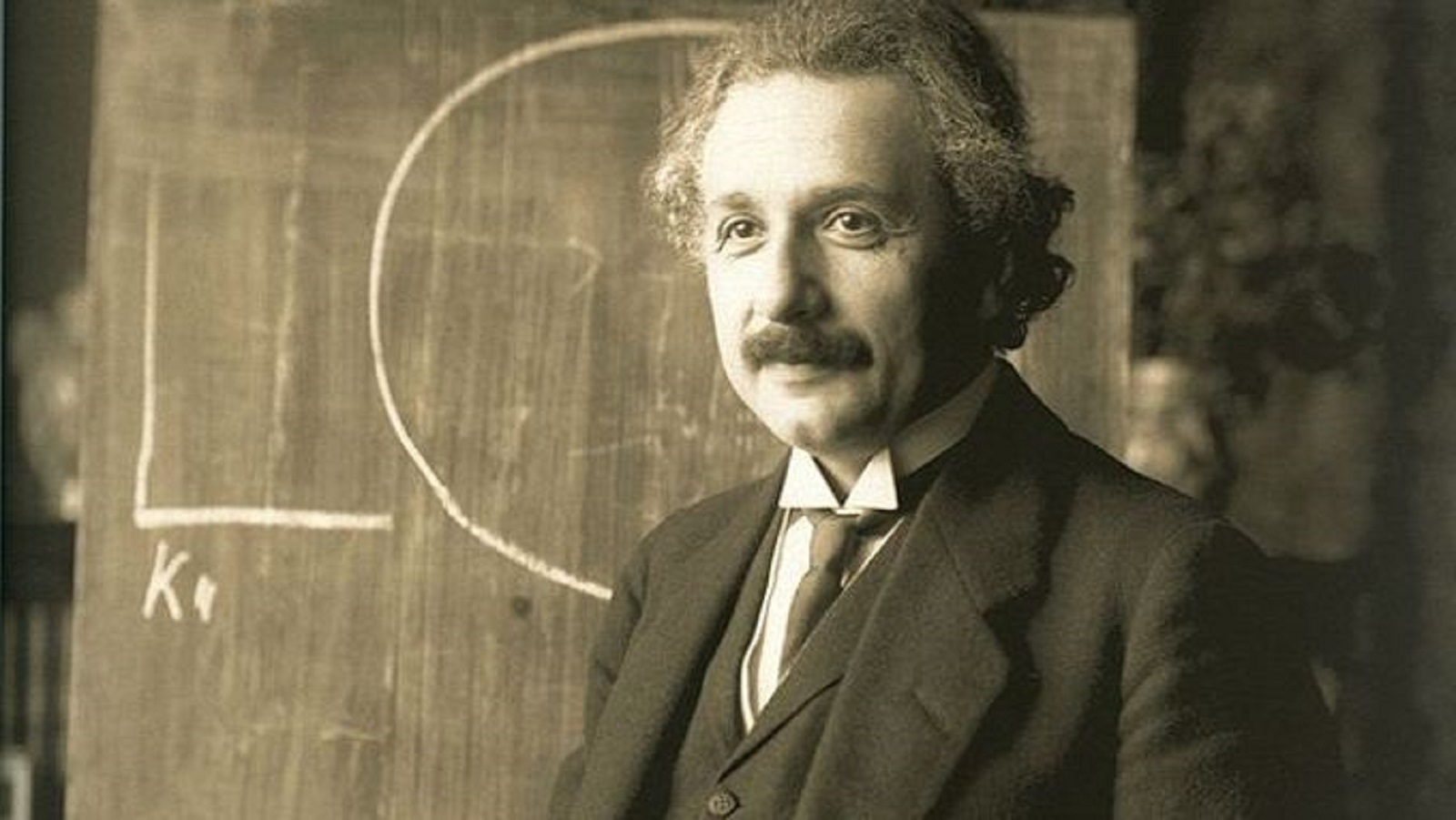Nejdražší psaní v historii? Dopis Alberta Einsteina se známou rovnicí se vydražil za víc než milion dolarů