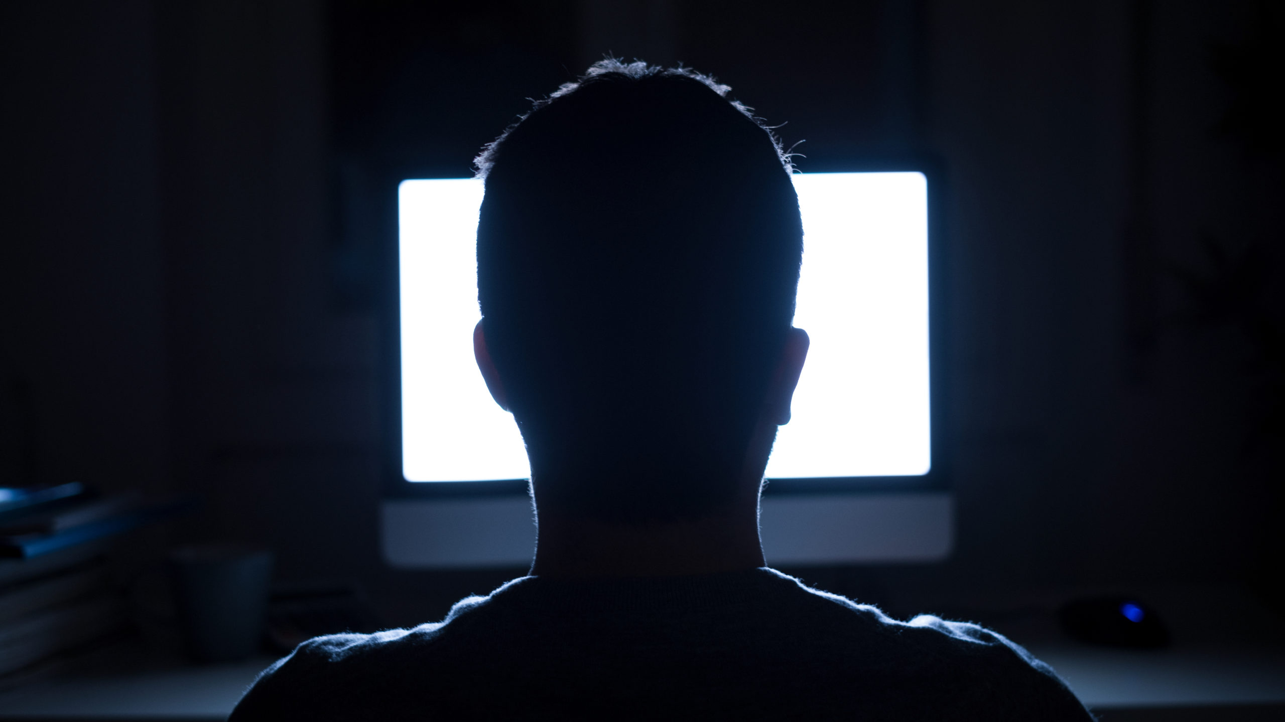 Muž měl na&nbsp;internetu nelegálně šířit filmy, má zaplatit bezmála 80 mil. Kč