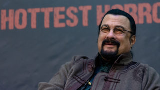 Steven Seagal se dal v&nbsp;Rusku na&nbsp;politiku. Vstoupil do prokremelské strany Spravedlivé Rusko