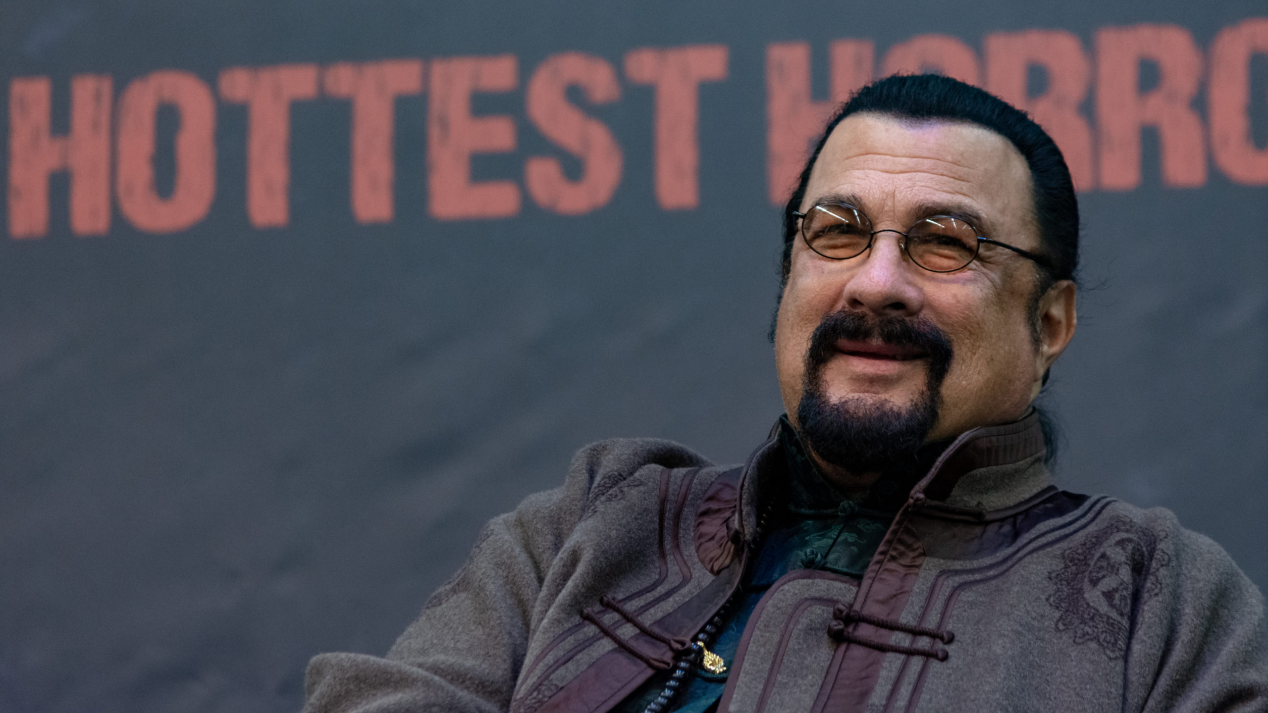 Steven Seagal se dal v Rusku na politiku. Vstoupil do prokremelské strany Spravedlivé Rusko