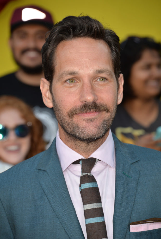 Paul Rudd překvapil fanoušky stříbrnými vlasy. Konečně ...