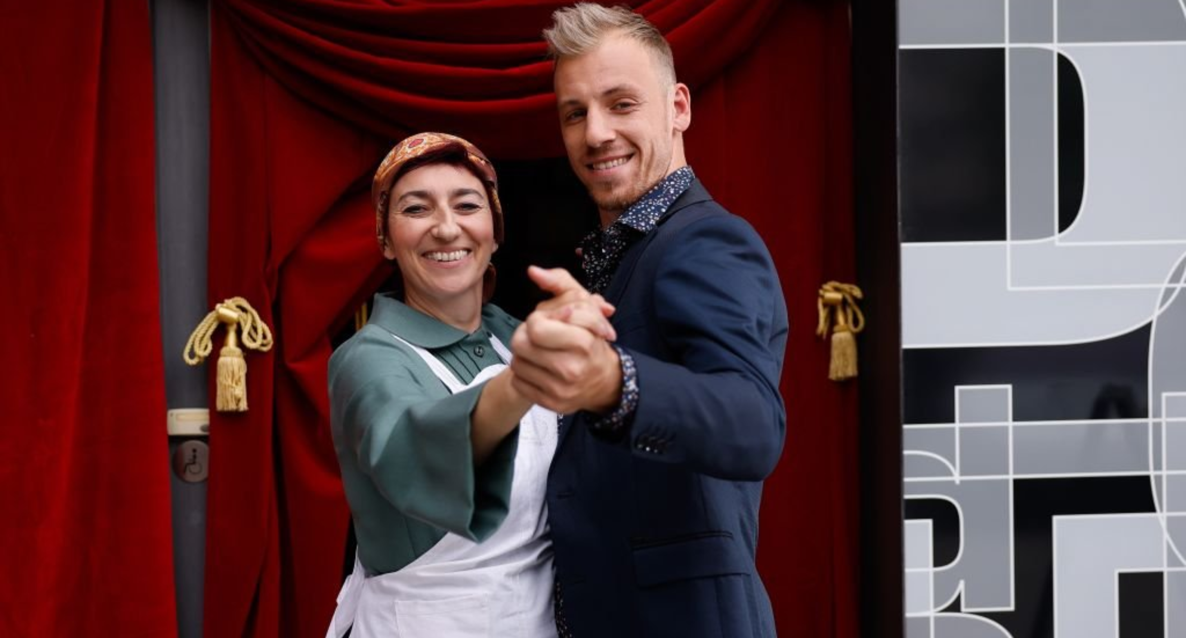 První pár XI. ročníku StarDance odhalen! Kdo protančí s&nbsp;herečkou Simonou Babčákovou střevíce?