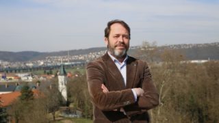 Ředitel ČHMÚ Mark Rieder: Bývá u&nbsp;nás jedno až sedm tornád ročně. Většinou ale přejdou přes louku