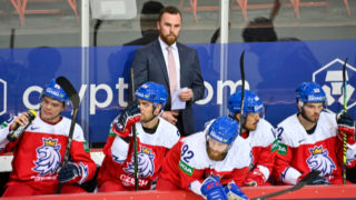 Trenér Pešán to schytává za »poker face«. Podle fanynek je ale boží