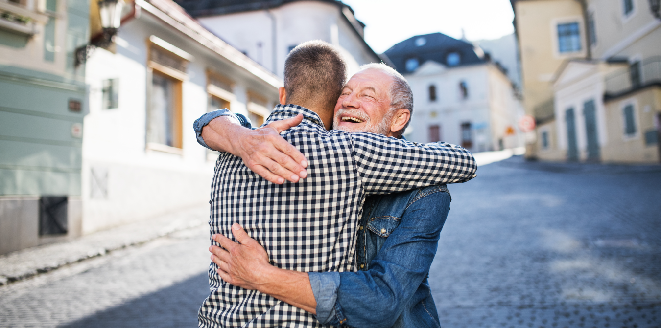 Radostné setkání: Muž našel své biologické rodiče po&nbsp;31 letech