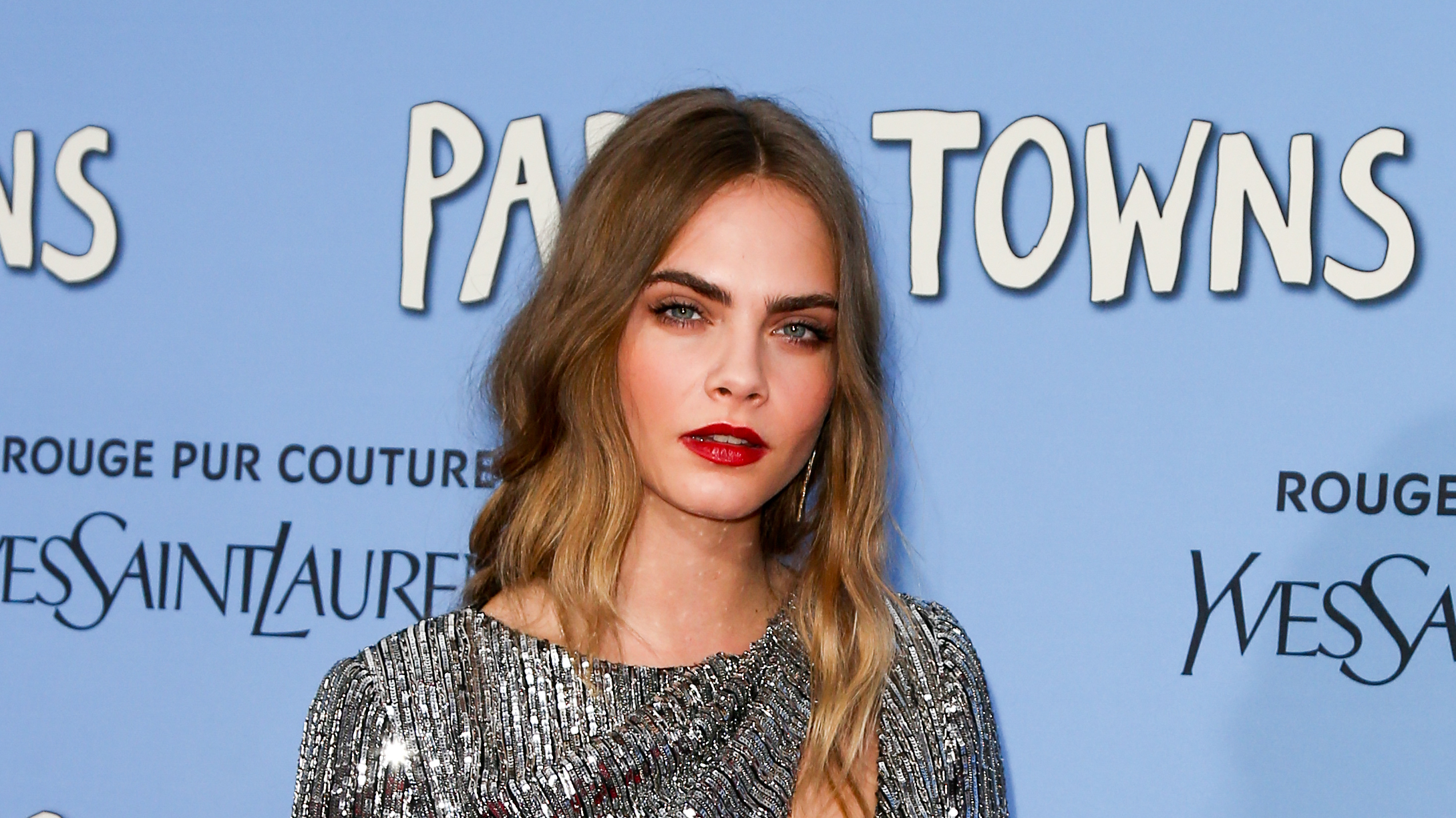 Cara Delevingne a&nbsp;Orlando Bloom natáčí v&nbsp;Praze. Modelka dováděla u&nbsp;Karlova mostu