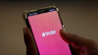 Ušetření trapných situací: Tinder umožní zablokovat si svého partnera