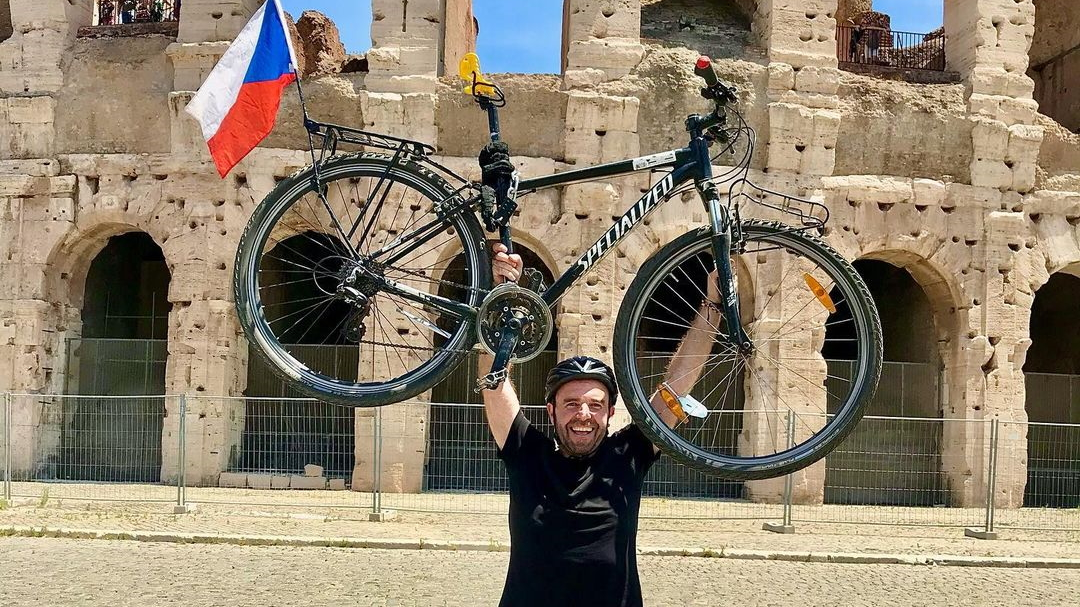 Míra Míchálek vyrazil na&nbsp;velkou prázdninovou cyklojízdu. Odkrývá skryté krásy střední Itálie