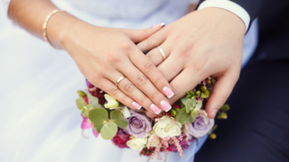 Všechny Češky si budou moci úředně zapsat své příjmení v&nbsp;mužském tvaru. Zeman podepsal novelu