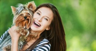 Po sedmi letech se pejsek shledal se svou majitelkou. Ta nikdy neztratila naději, že se jí pes vrátí