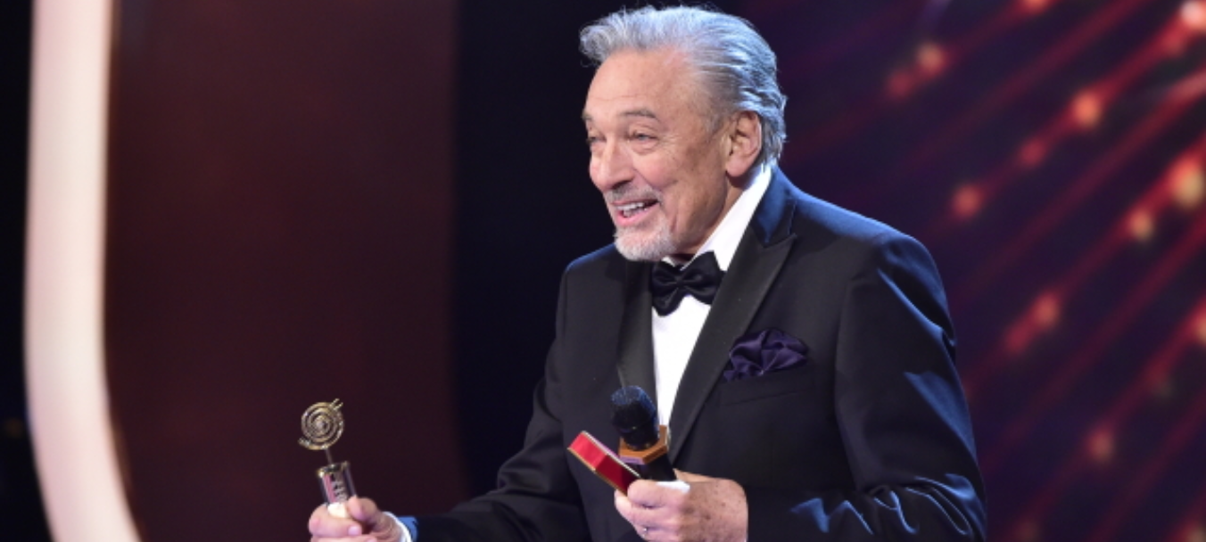 Hosté na&nbsp;premiéře filmu Karel. Jak na&nbsp;Mistra vzpomínají?