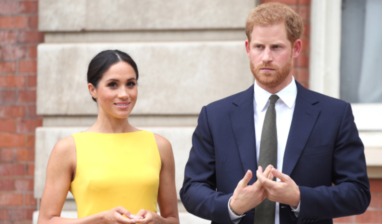 Archie ve školce pěstuje zeleninu a&nbsp;stará se o&nbsp;včely. Děti ho mezi sebe přijaly, netuší, že je z&nbsp;královské rodiny