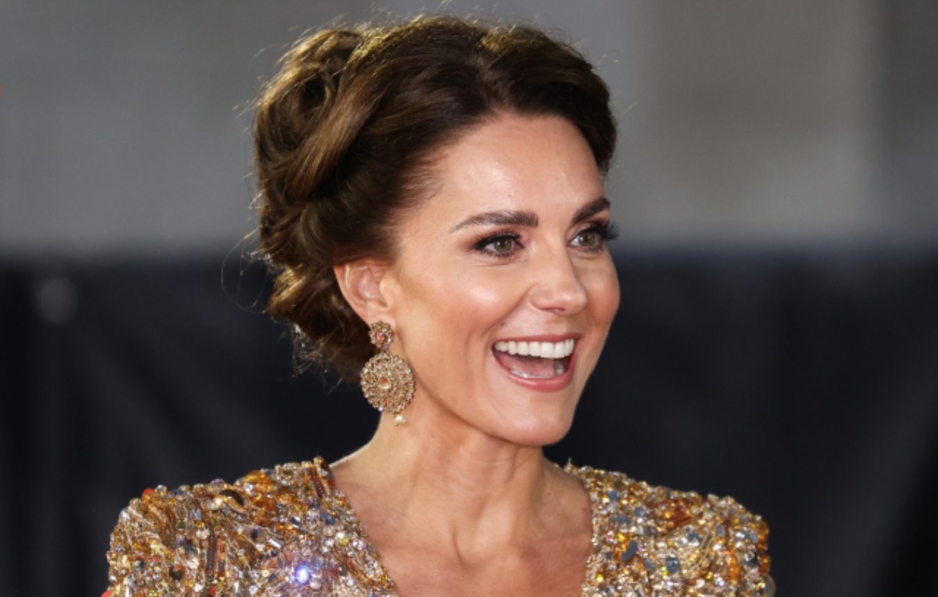 Dokonalá Kate opět způsobila paniku! Její vánoční svetřík za desítky tisíc byl hned vyprodaný