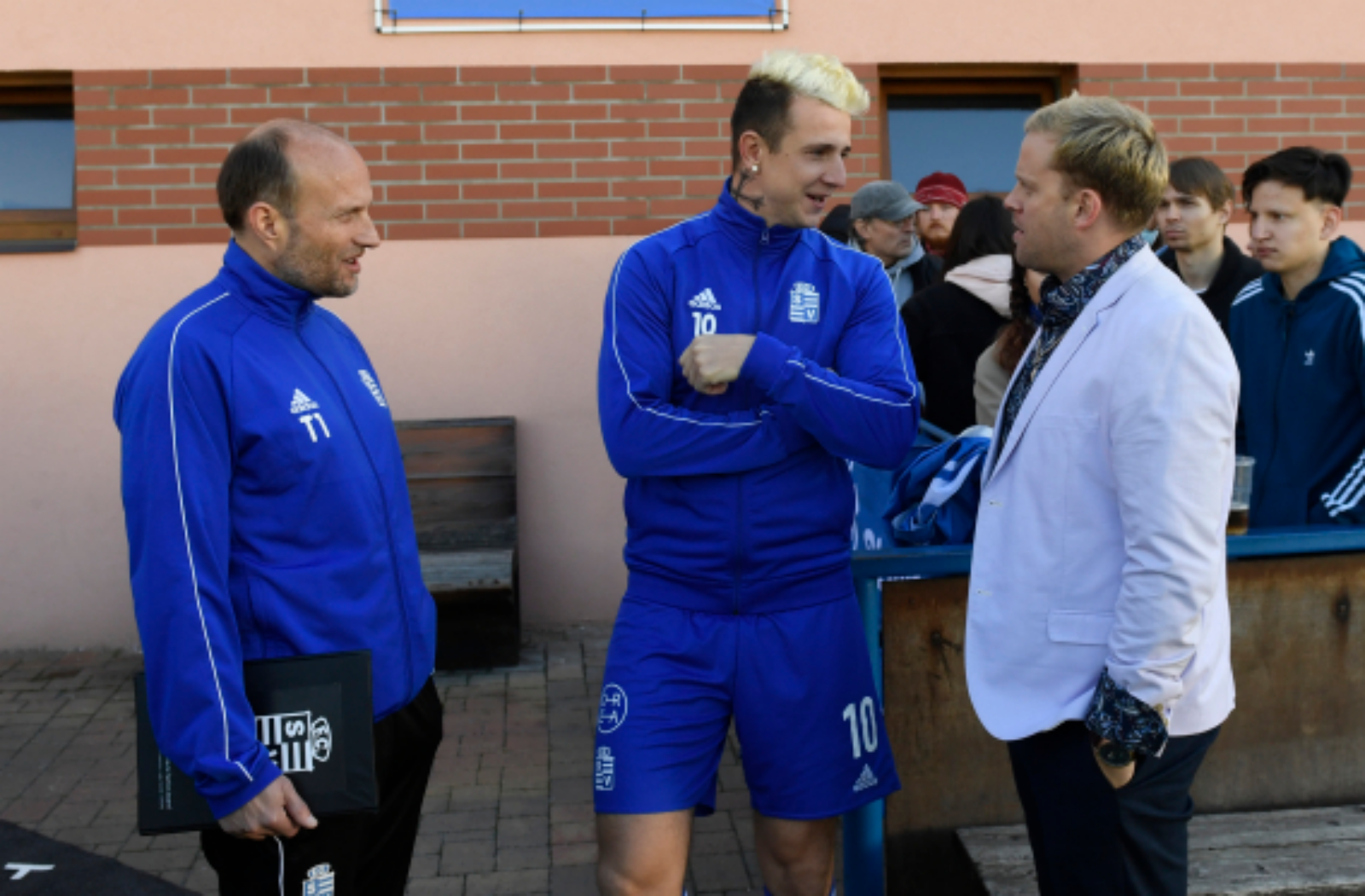 Seriálový Lavi z&nbsp;Vyšehradu je táta a&nbsp;slíbil, že si matku své dcerky vezme už příští rok