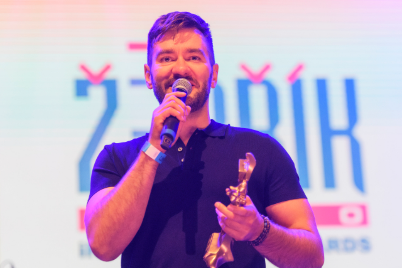 Marek Ztracený předvedl v&nbsp;Pardubicích speciální číslo. Na&nbsp;tento pád z&nbsp;pódia jen tak nezapomene