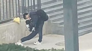 GALERIE: Tihle lidé zkrátka normálně nepostojí! Místo toho raději dělají hodně krkolomné pozice