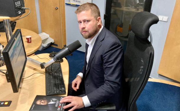 Lidé naspořili během covidu, kdy nemohli utrácet, 480 miliard! Těžko říci, zda je pustí, řekl v&nbsp;Press klubu Aleš Michl
