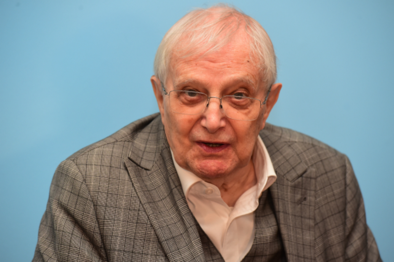 Legenda ze Semaforu slaví 90 let. Jiří Suchý si sám nadělil dárek