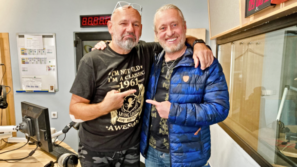 Střihavka a&nbsp;Balage: Země vzdálená se stála písní století. Nikdo, kdo ji zkoušel zpívat, neměl takový hlas